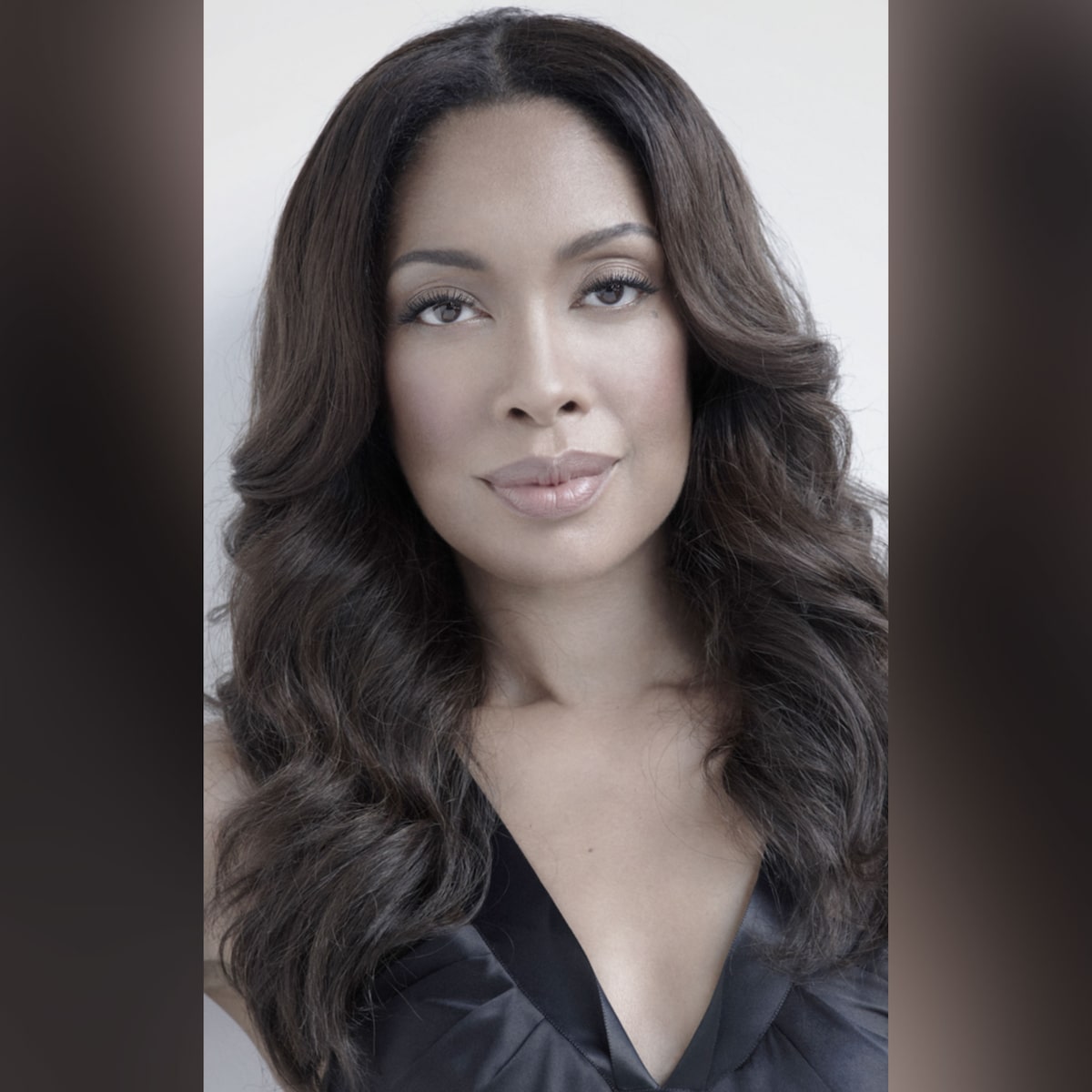ジーナ・トーレス直筆サイン入り超大型写真…Gina Torres ジーナ・トーレス直筆サイン入り超大型写真…Gina Torres