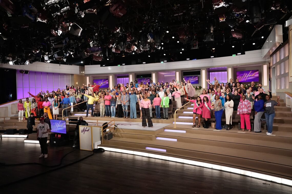 Download your photo with Jennifer and the audience!